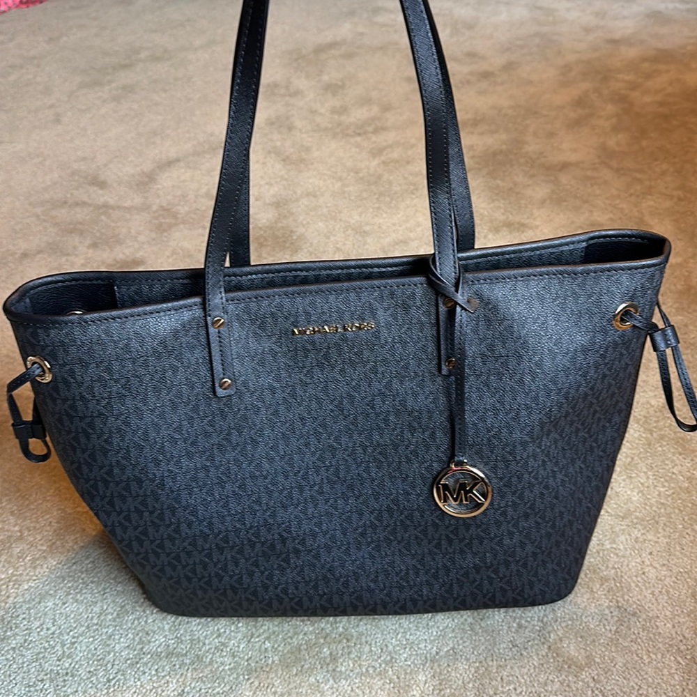 Michael Kors Purse - Like New